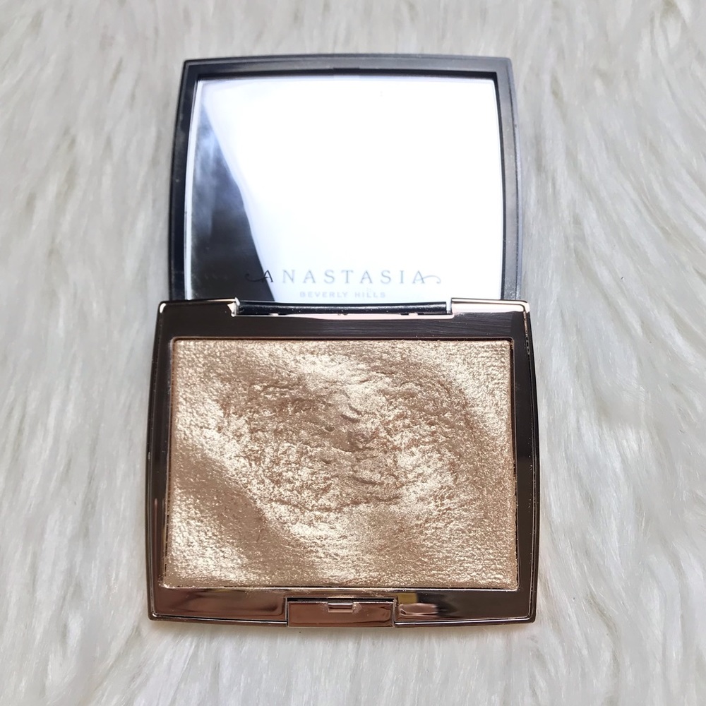 Anastasia Beverly Hills Amrezy Highlighter
